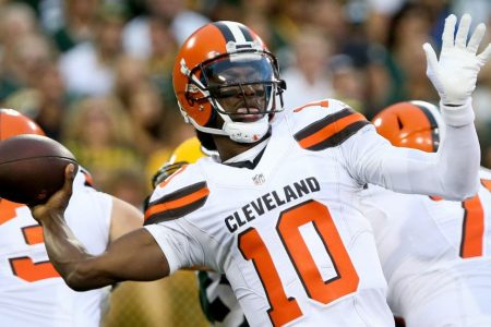 Robert Griffin #10 of the Cleveland Browns throws a pass in the first quarter against the Green Bay Packers at Lambeau Field on August 12, 2016 in Green Bay, Wisconsin. (Photo by Dylan Buell/Getty Images)