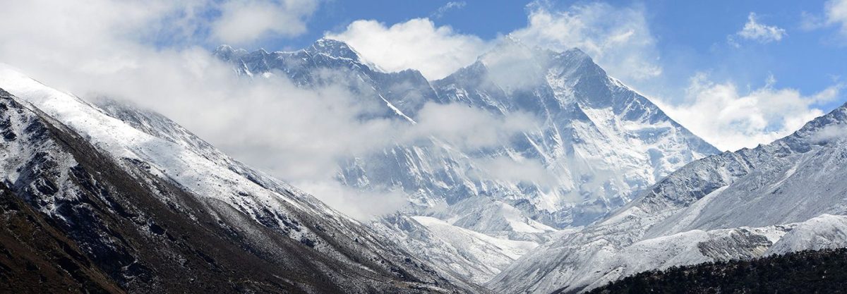 Mount Everests Deadly Month Continues As 4 More Climbers Found Dead Insidehook 