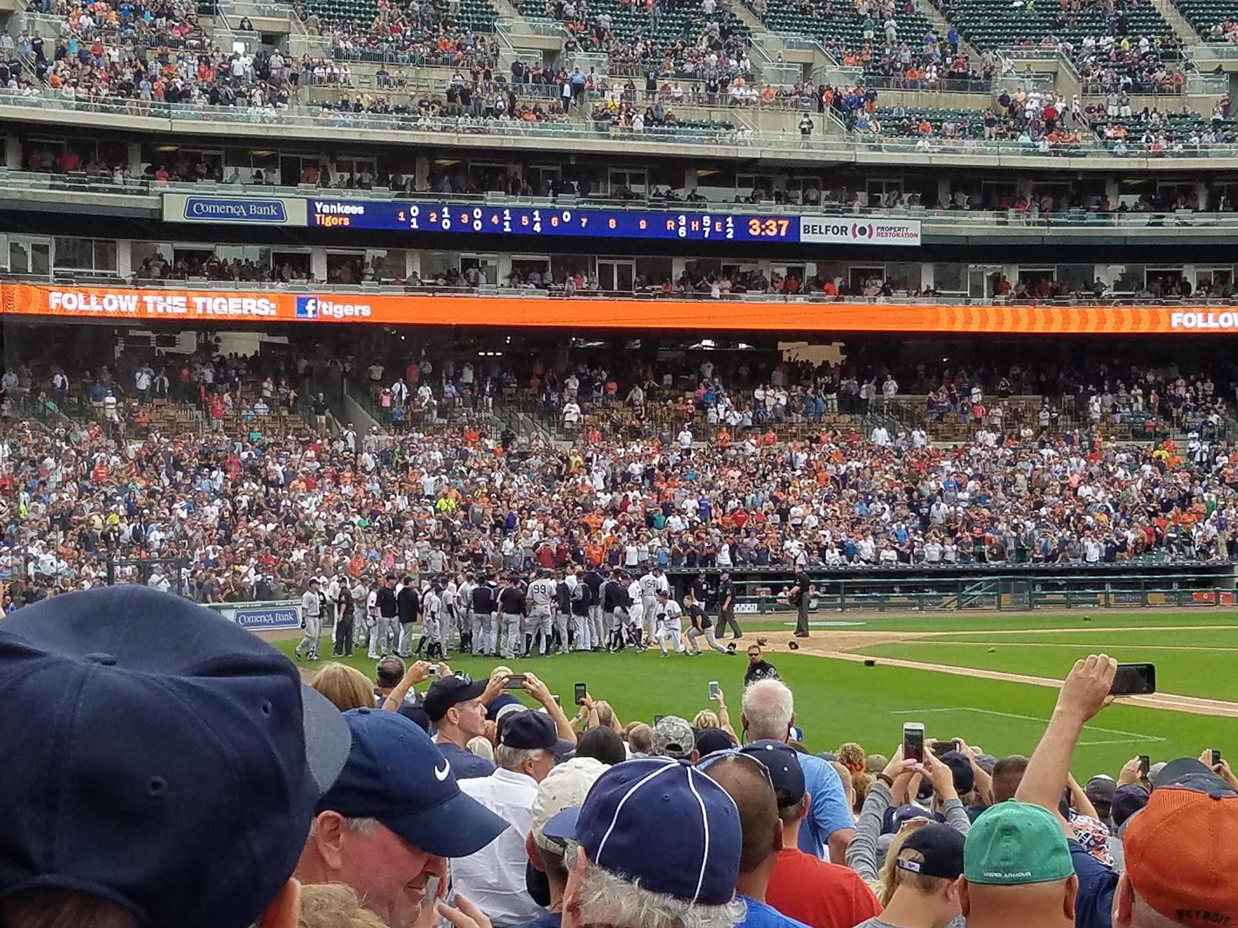 Yankees, Tigers Get Into Insane Brawl