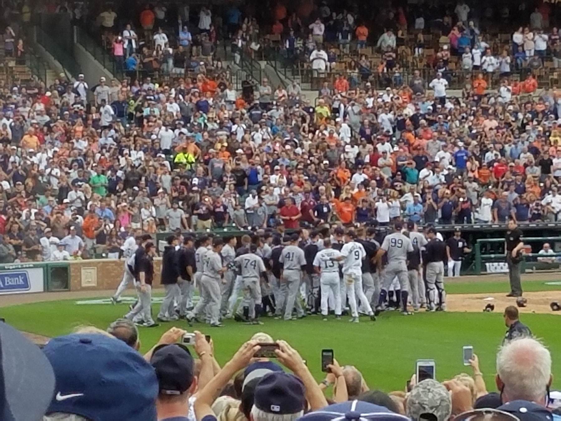 Yankees, Tigers Get Into Insane Brawl