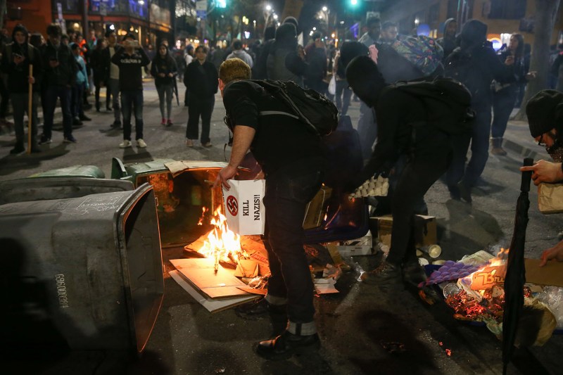 People protesting controversial Breitbart writer Milo Yiannopoulos at UC Berkeley