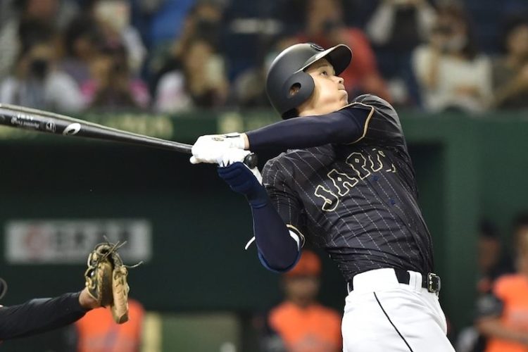 Baseball: Otani still missing gear, but no one minds