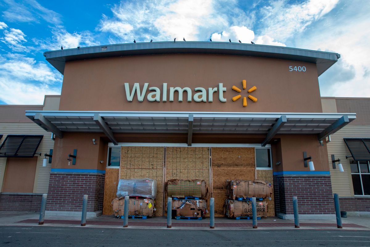 Walmart Will Be Closed on Thanksgiving for the First Time in Decades