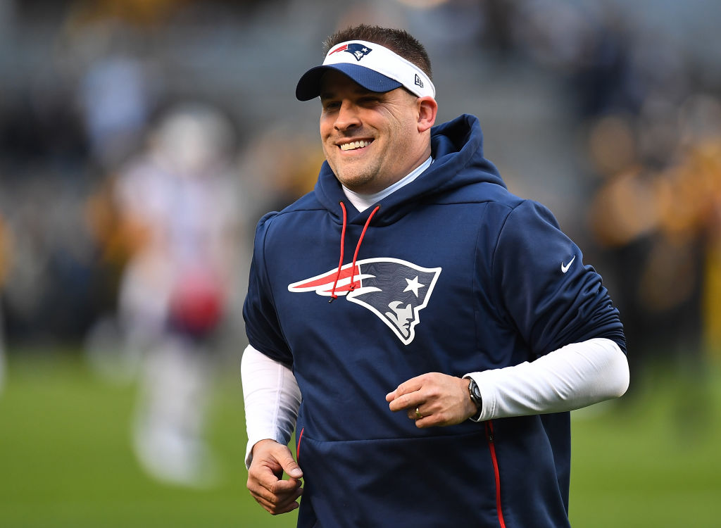 PITTSBURGH, PA - DECEMBER 16:  Offensive coordinator Josh McDaniels of the New England Patriots looks on prior to the game against the Pittsburgh Steelers at Heinz Field on December 16, 2018 in Pittsburgh, Pennsylvania. (Photo by Joe Sargent/Getty Images)