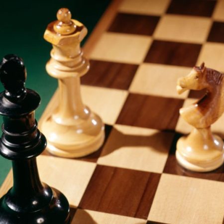 Magnus Carlsen Is Terrorizing Internet Chess Games Under a Pseudonym -  InsideHook