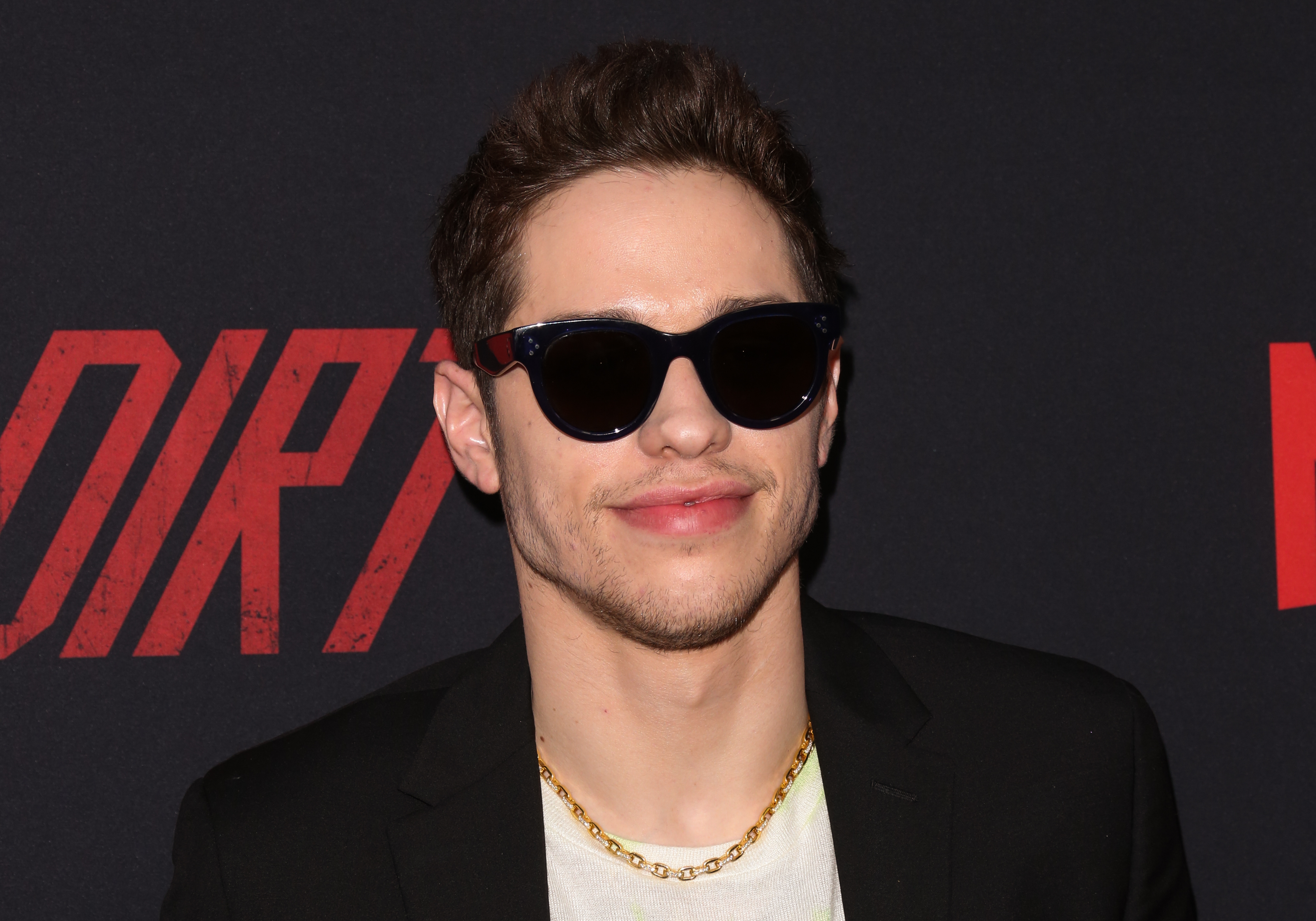 Pete davidson. Пит Дэвидсон Бруклин 99. Pete Davidson INL. Pete Davidson Superhero.