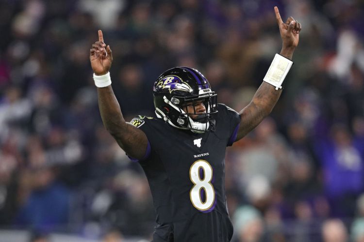 Lamar Jackson to be on Madden NFL 21 cover, not worried about curse - ESPN