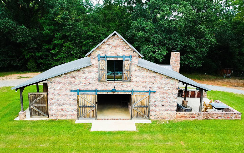 10 Best Barn Conversions On Airbnb: Converted Barn Home Rentals ...