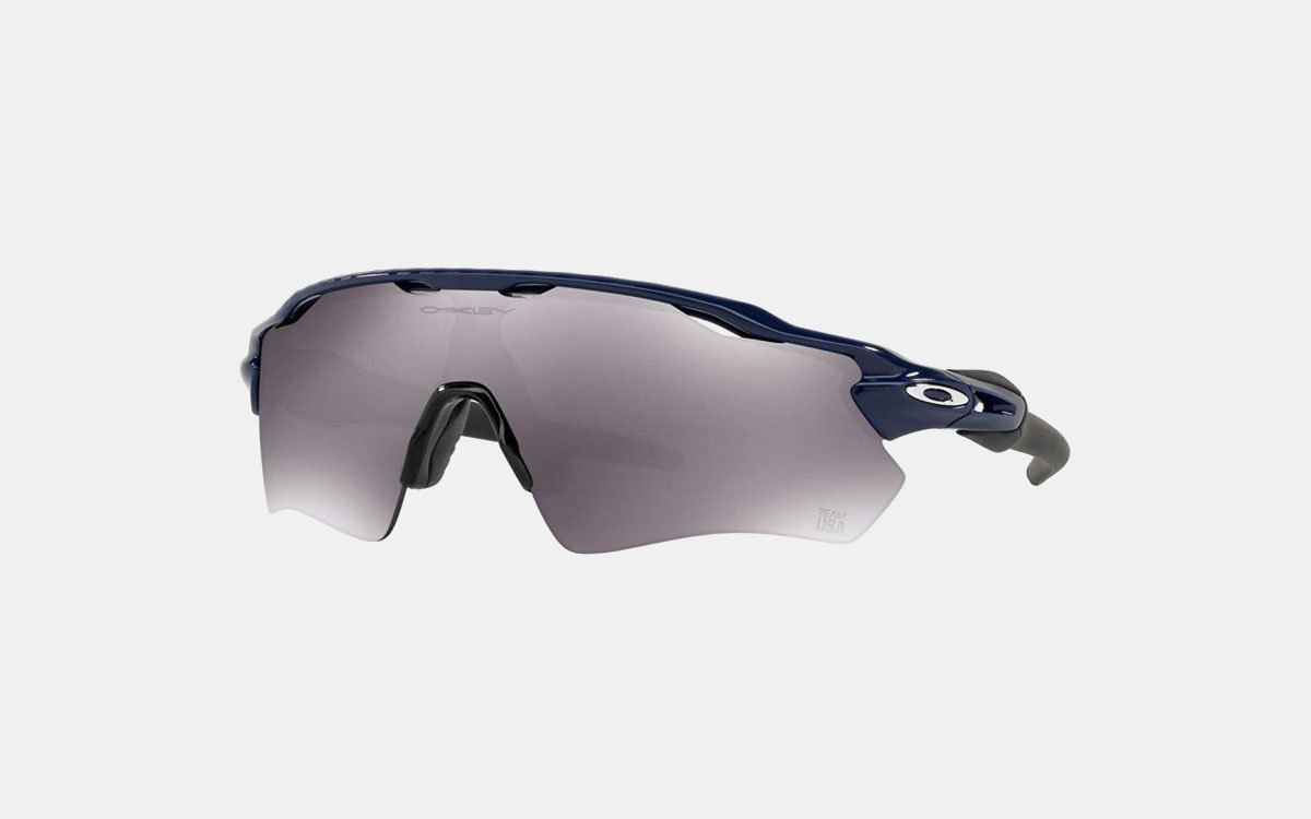 Dick's Sporting Goods Is Hosting a Flash Sale on Oakley Sunglasses -  InsideHook
