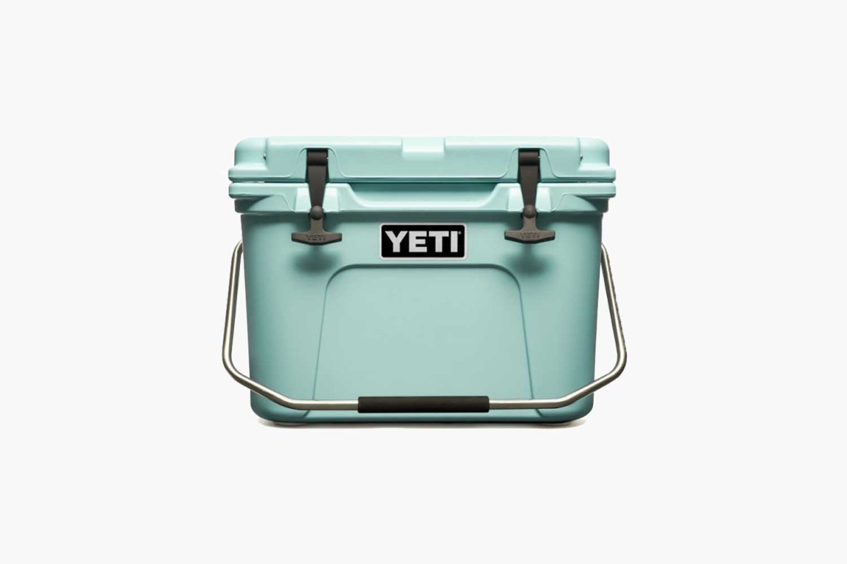  YETI Roadie 20 Cooler White : YETI: Sports & Outdoors