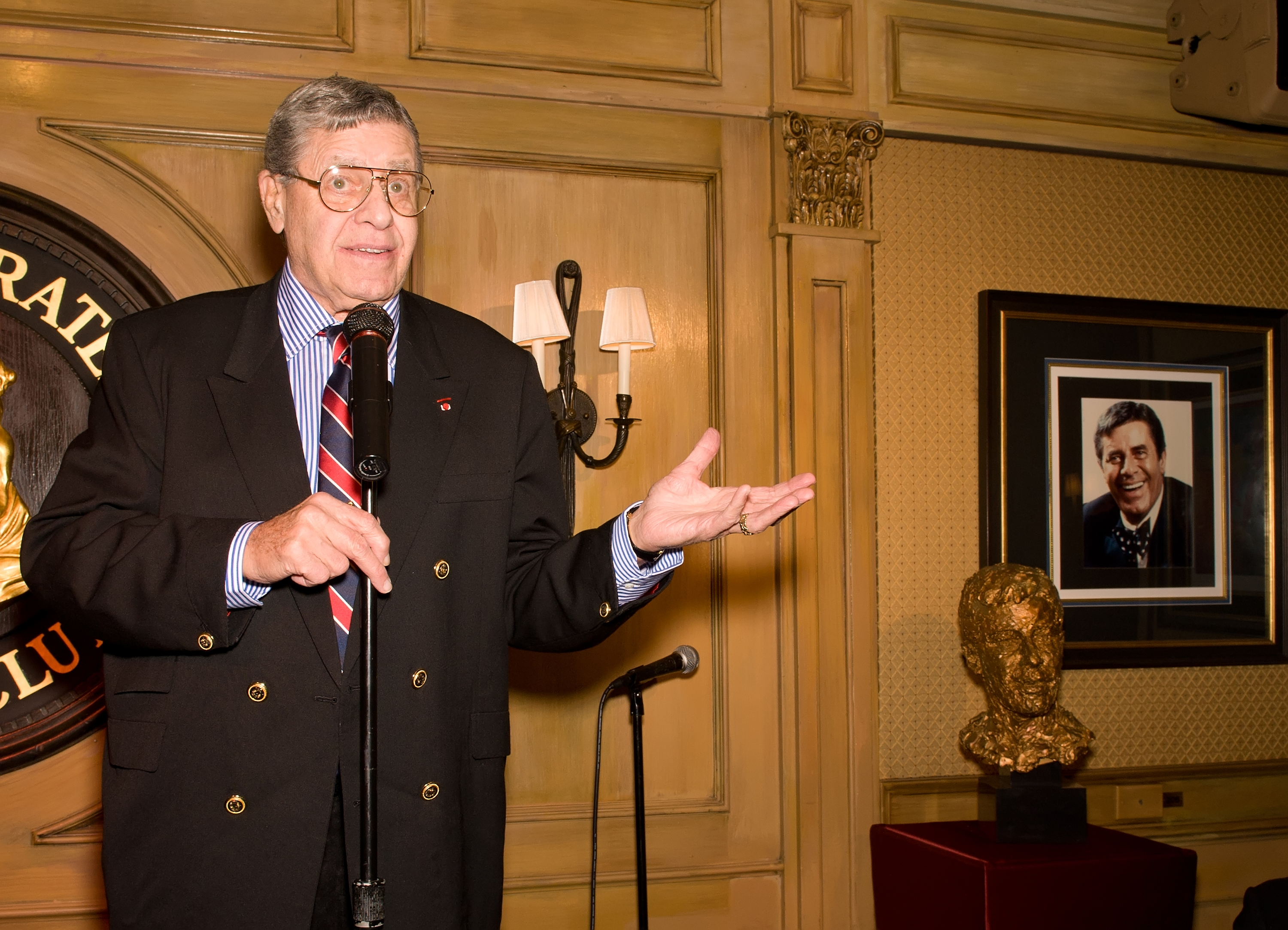 Jerry Lewis receives the Lifetime Achievement award from the Friars Club Comedy Film Festival at New York Friars Club on September 29, 2010 in New York City.  (Photo by Gilbert Carrasquillo/Getty Images)