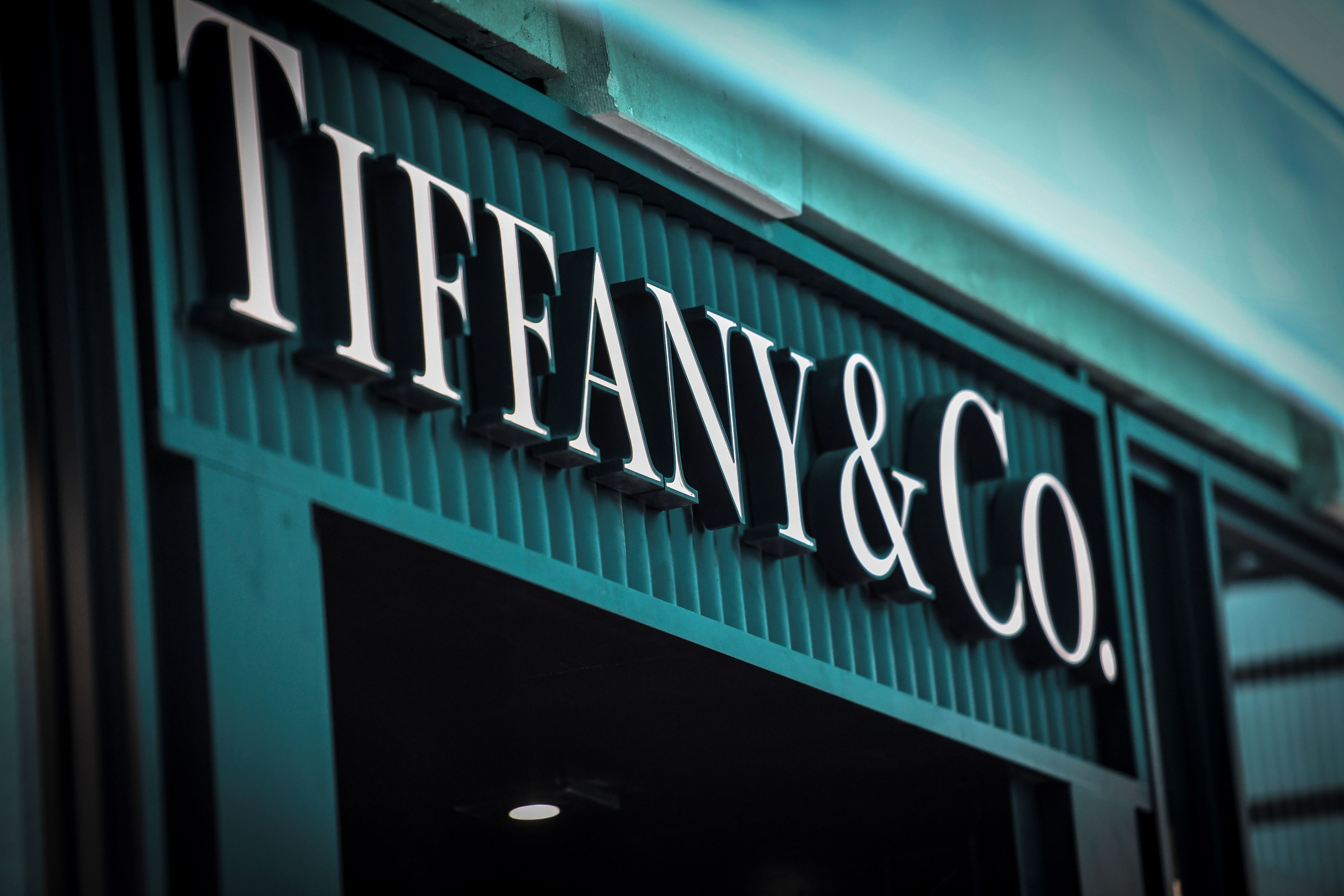 LVMH Leaves Tiffany & Co. at the Altar in $16.2 Billion Deal Over