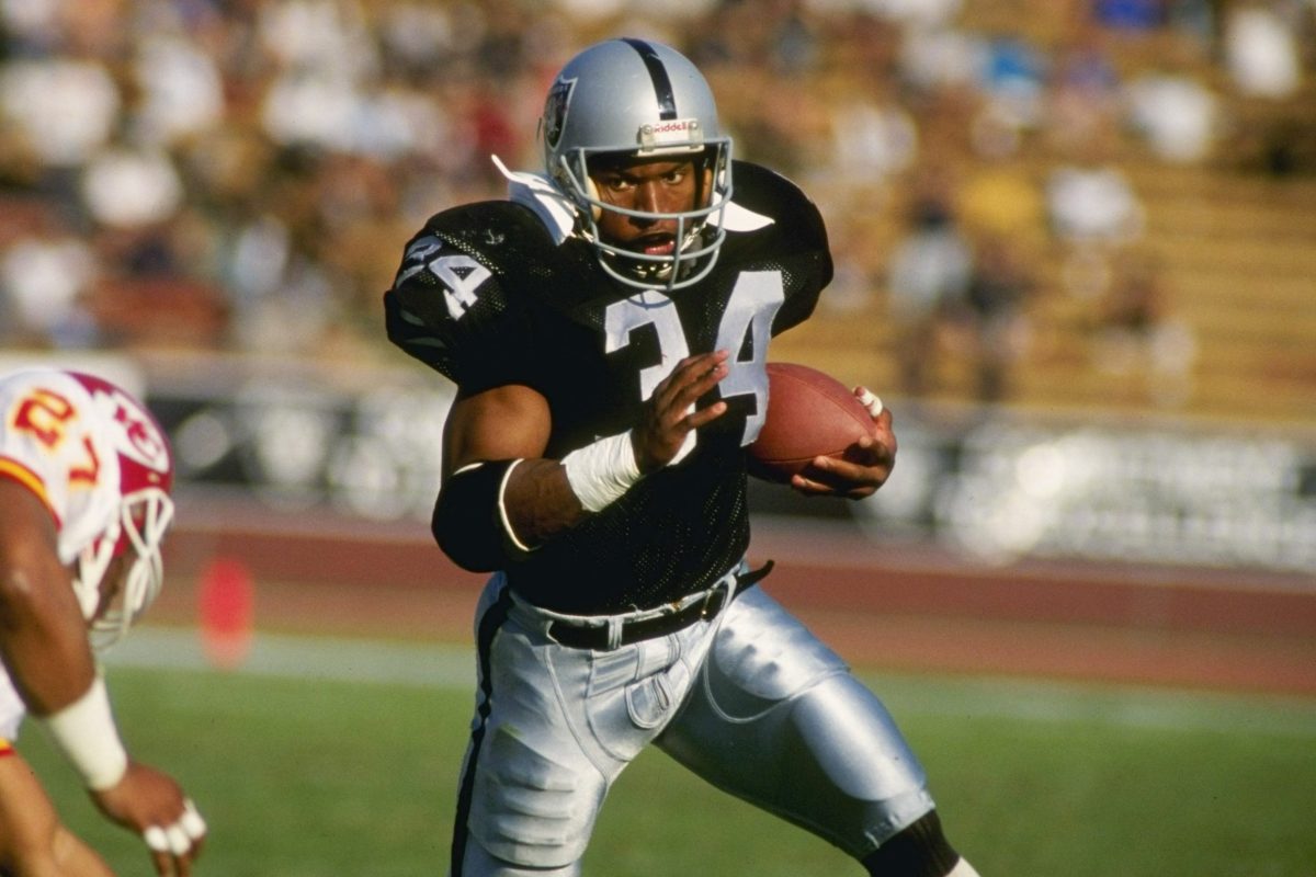 NFL betting picks: Raiders will cover 35 years after Bo Jackson game