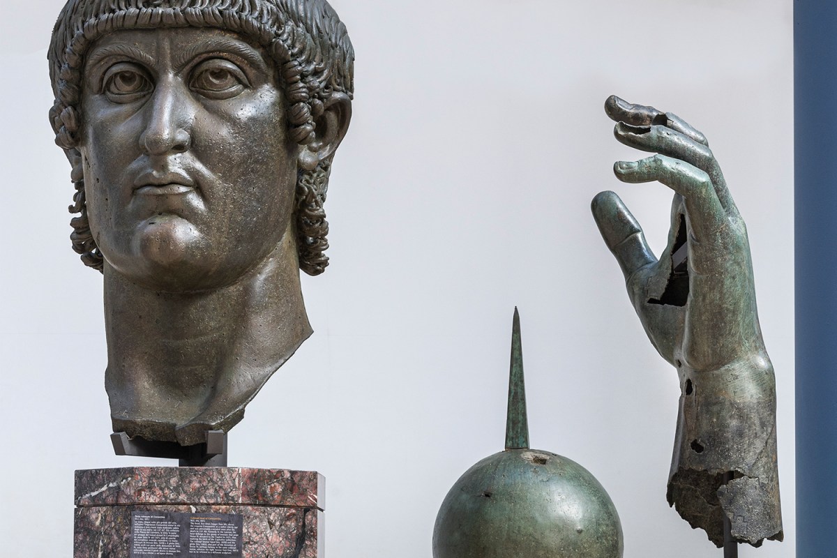 Император Константин Рим скульптура