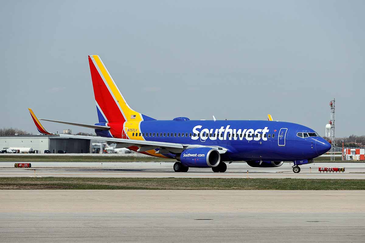 southwest-flight-attendant-suffers-broken-back-in-hard-landing