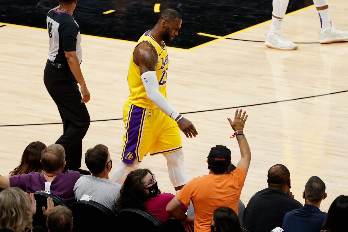 LeBron James Leaves Blowout Loss Early as Suns Crush Lakers - InsideHook