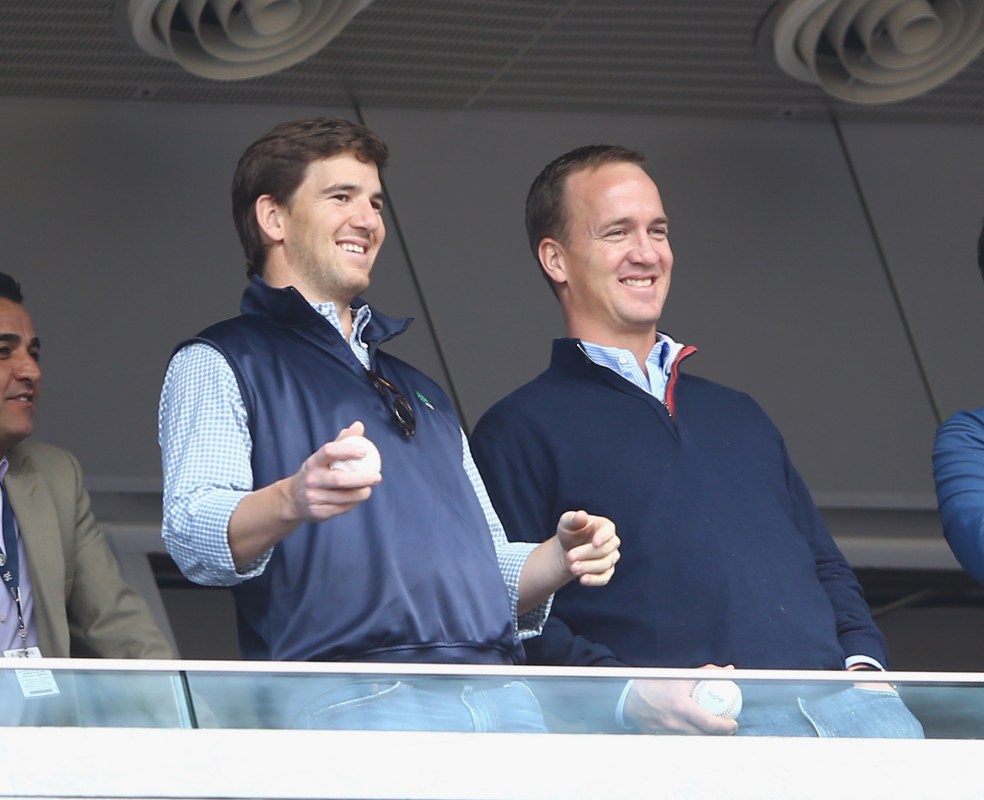 Espn Adds Peyton And Eli Manning To Monday Night Football Megacast