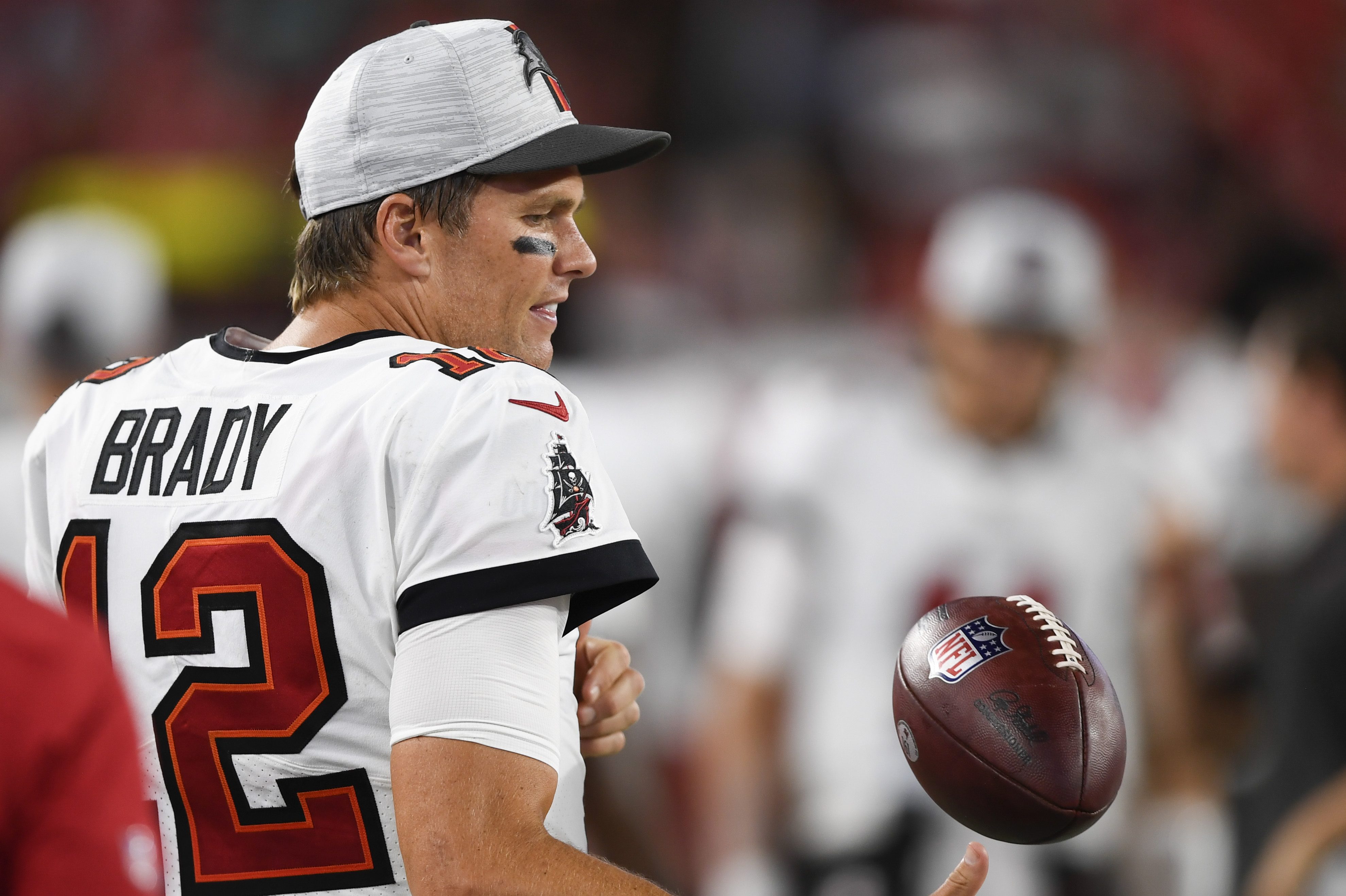 A Tom Brady Buccaneers jersey? Reported deal gives QB's apparel