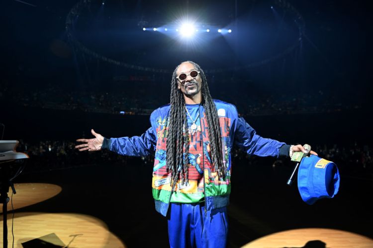 Snoop Dogg to headline concert honoring Rutgers University class of 2020,  2021 - ABC7 New York