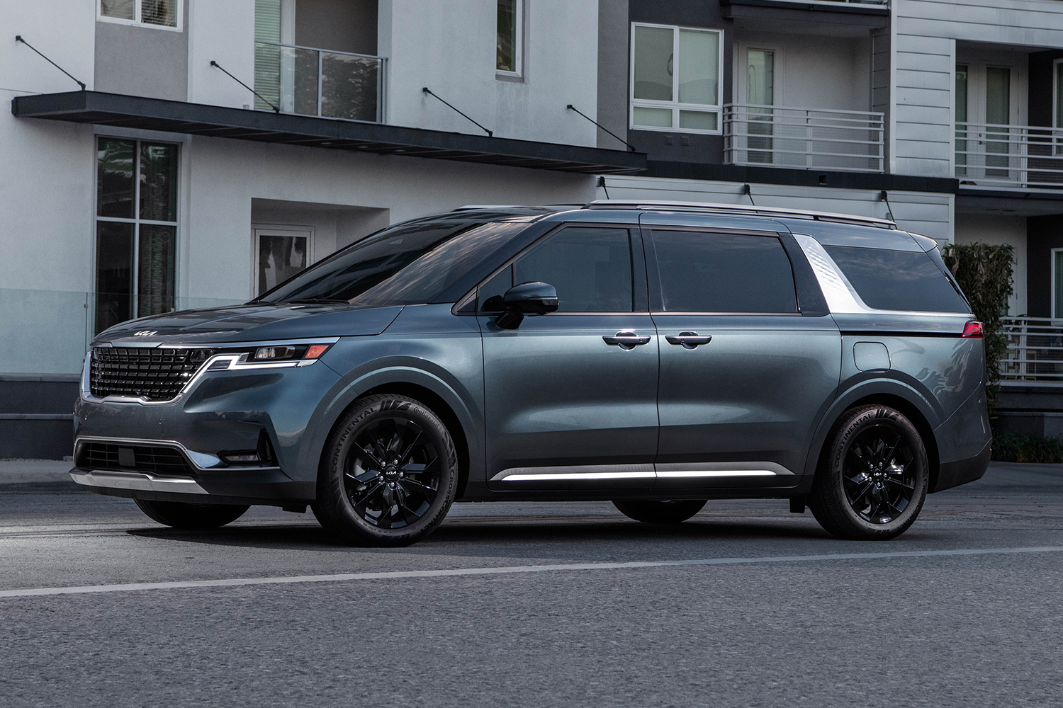 Luxury minivan sales