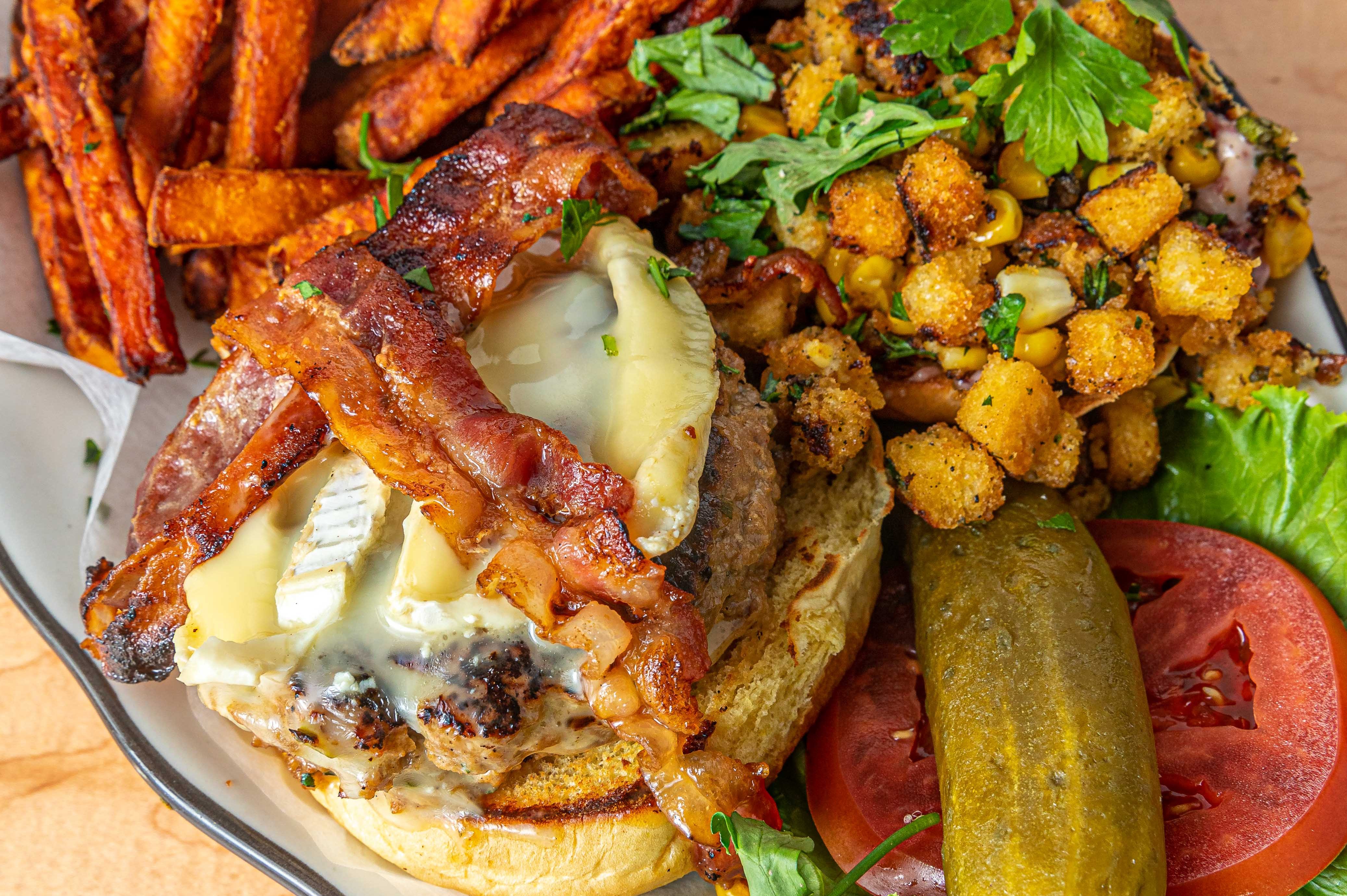 Thanksgiving Beef Burger: A Culinary Symphony of Thanksgiving Flavors