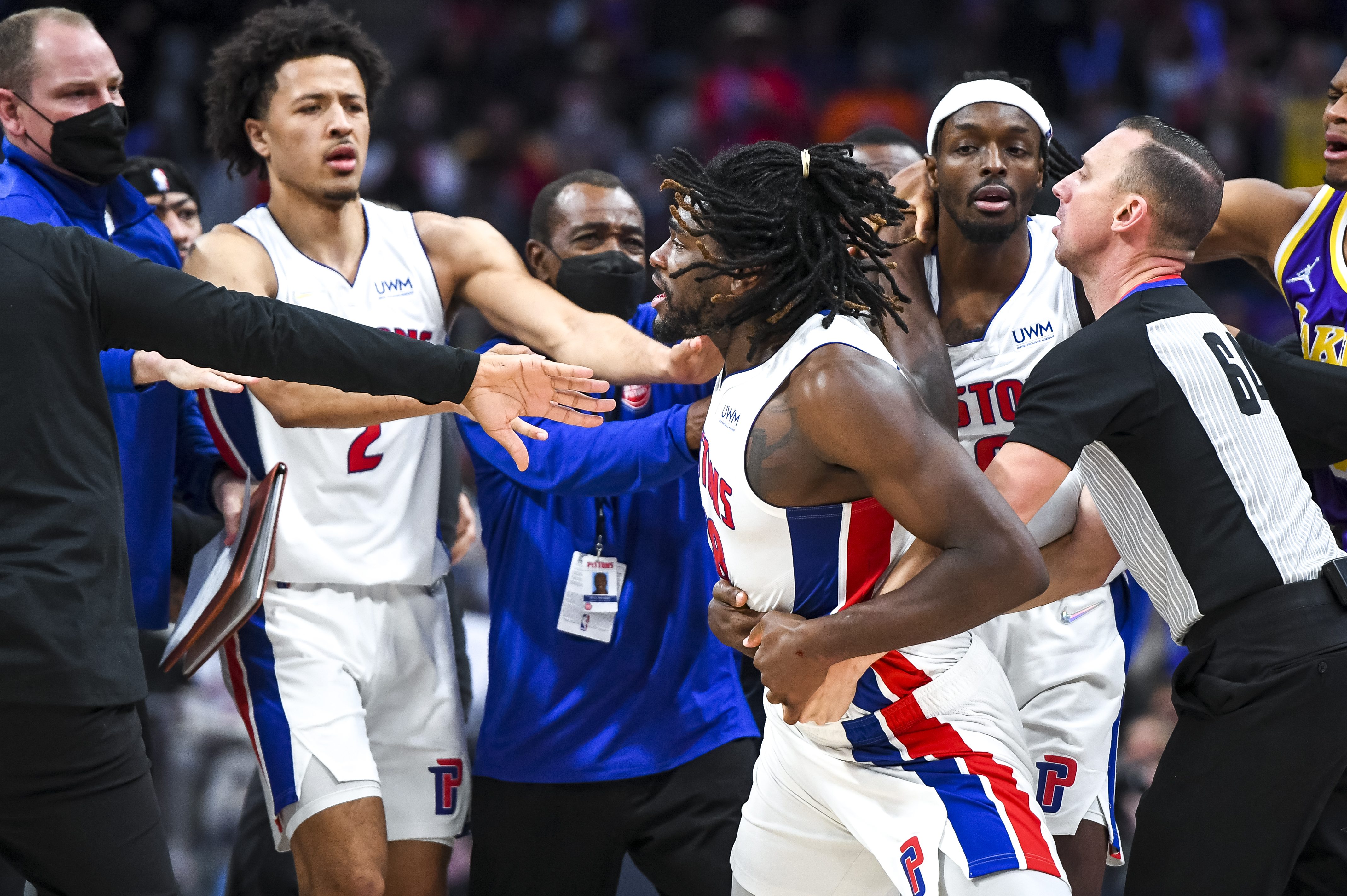 Here's Isaiah Stewart Trying To Fight LeBron James During Pistons ...