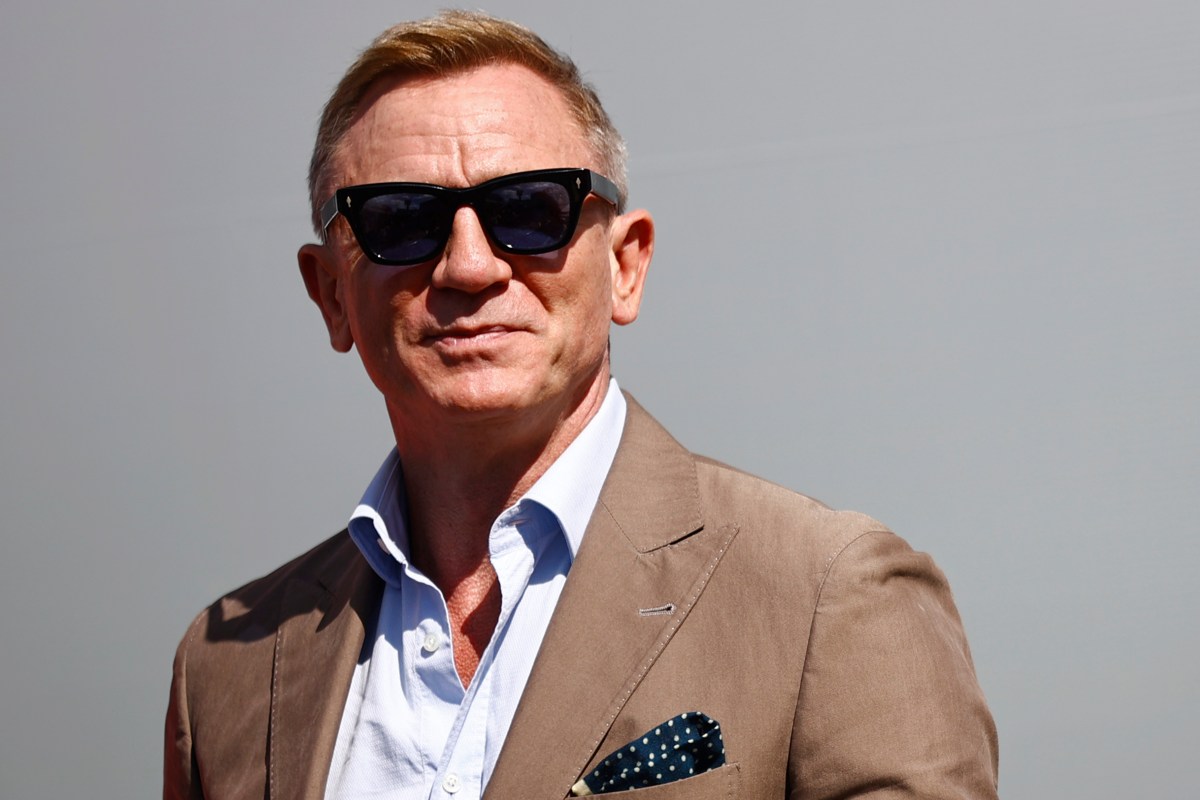 James Bond Producer Says Daniel Craig's Replacement Will Be a British ...