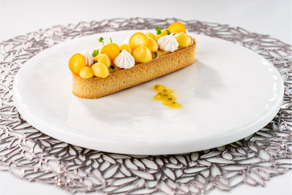 This Peach Tart Recipe Comes From A Michelin-starred French Restaurant 