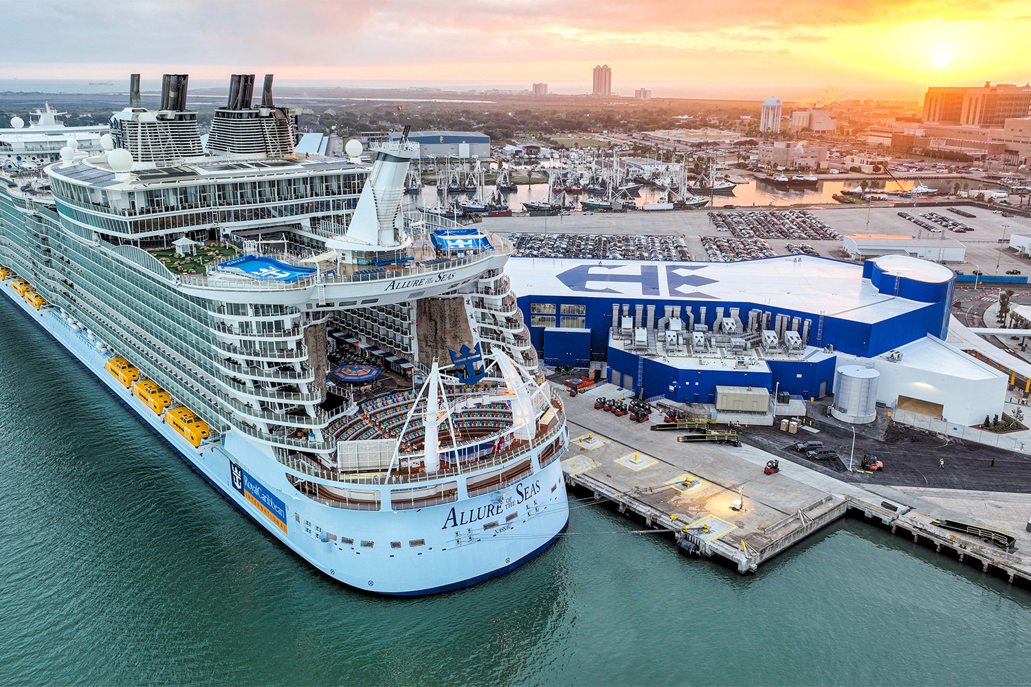 new-texas-cruise-terminal-now-serving-the-world-s-largest-ships