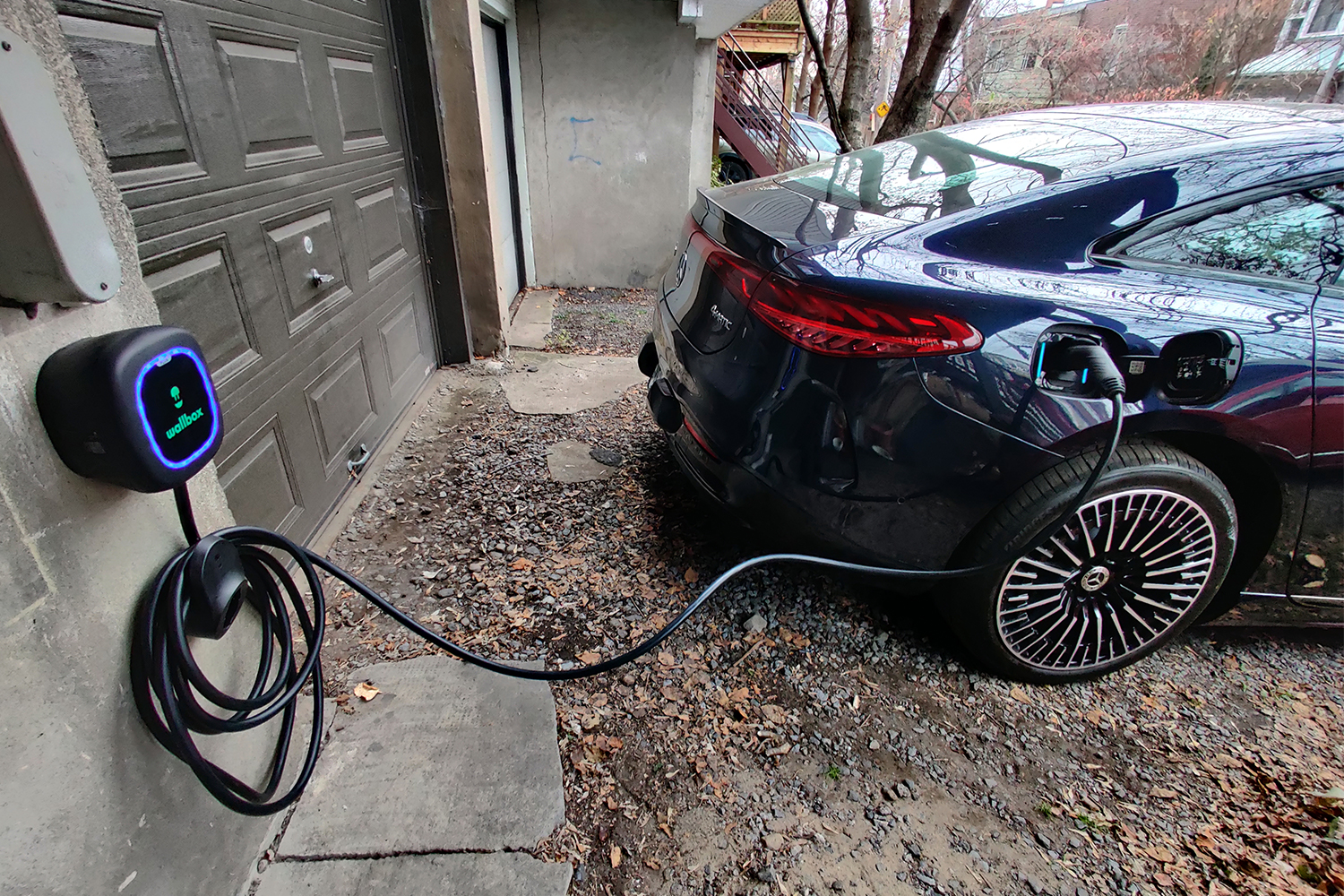 Pulsar Plus Wallbox Electric Car Charging At Home Garage