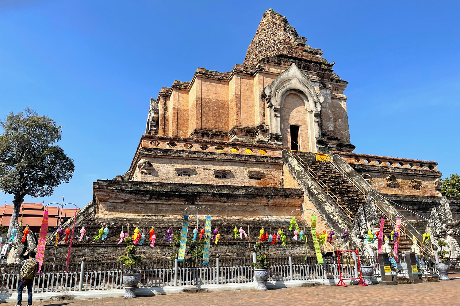 Wat Chedi Luang that once housed the sacred Emerald Buddha