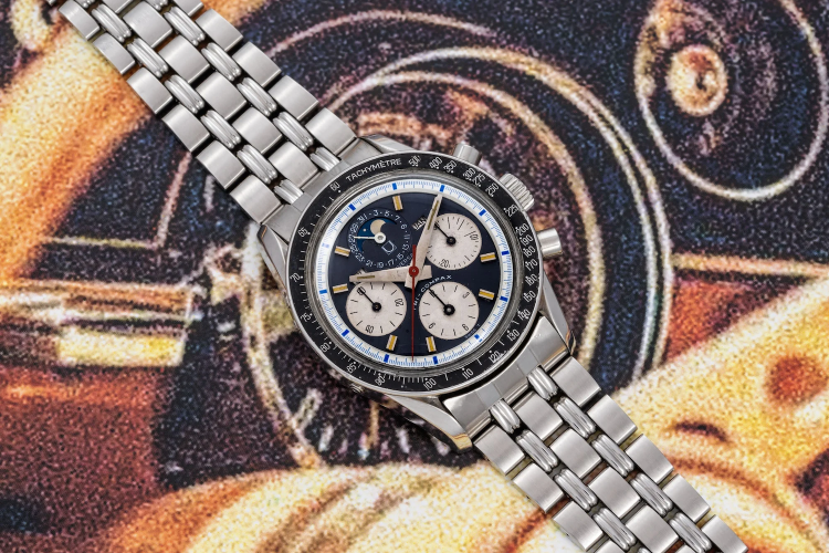 The Universal Genève Tri-Compax Moonphase is a mind-bogglingly useful triple-date chronograph