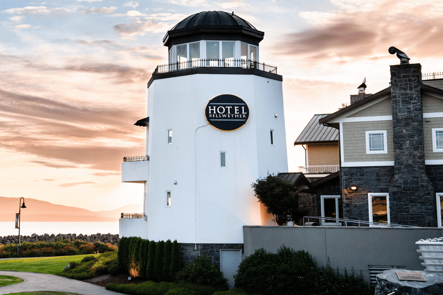 Hotel Bellwether is a luxury, boutique hotel situated directly on Bellingham Bay.