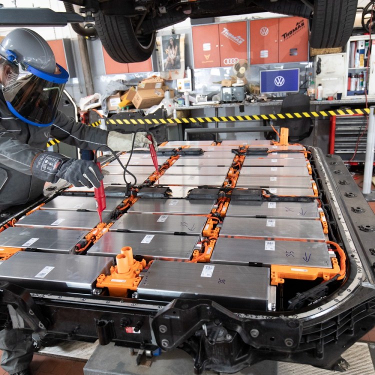 Repairing EV batteries