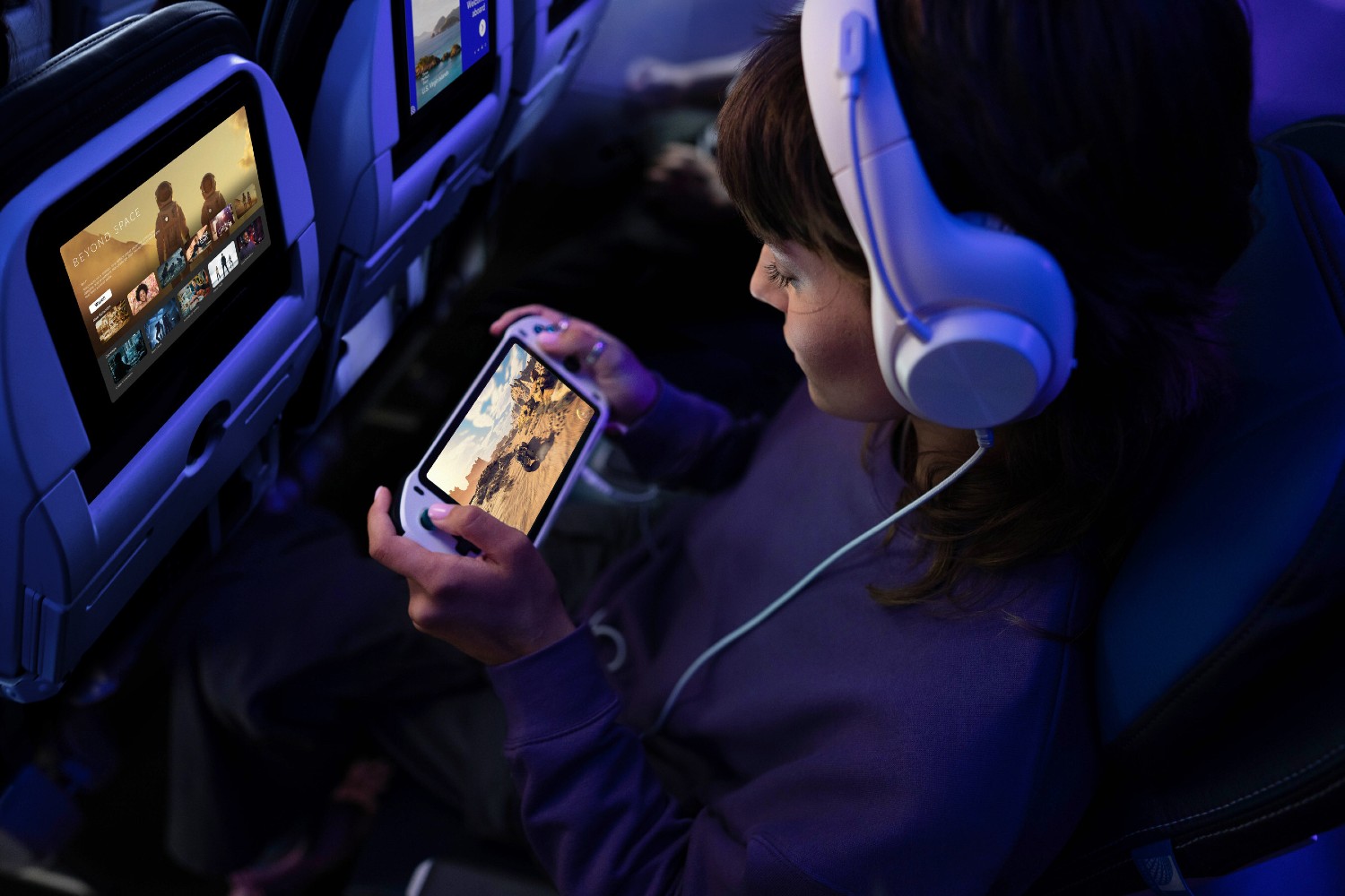 United Teams With Starlink for Free In-Flight Wifi