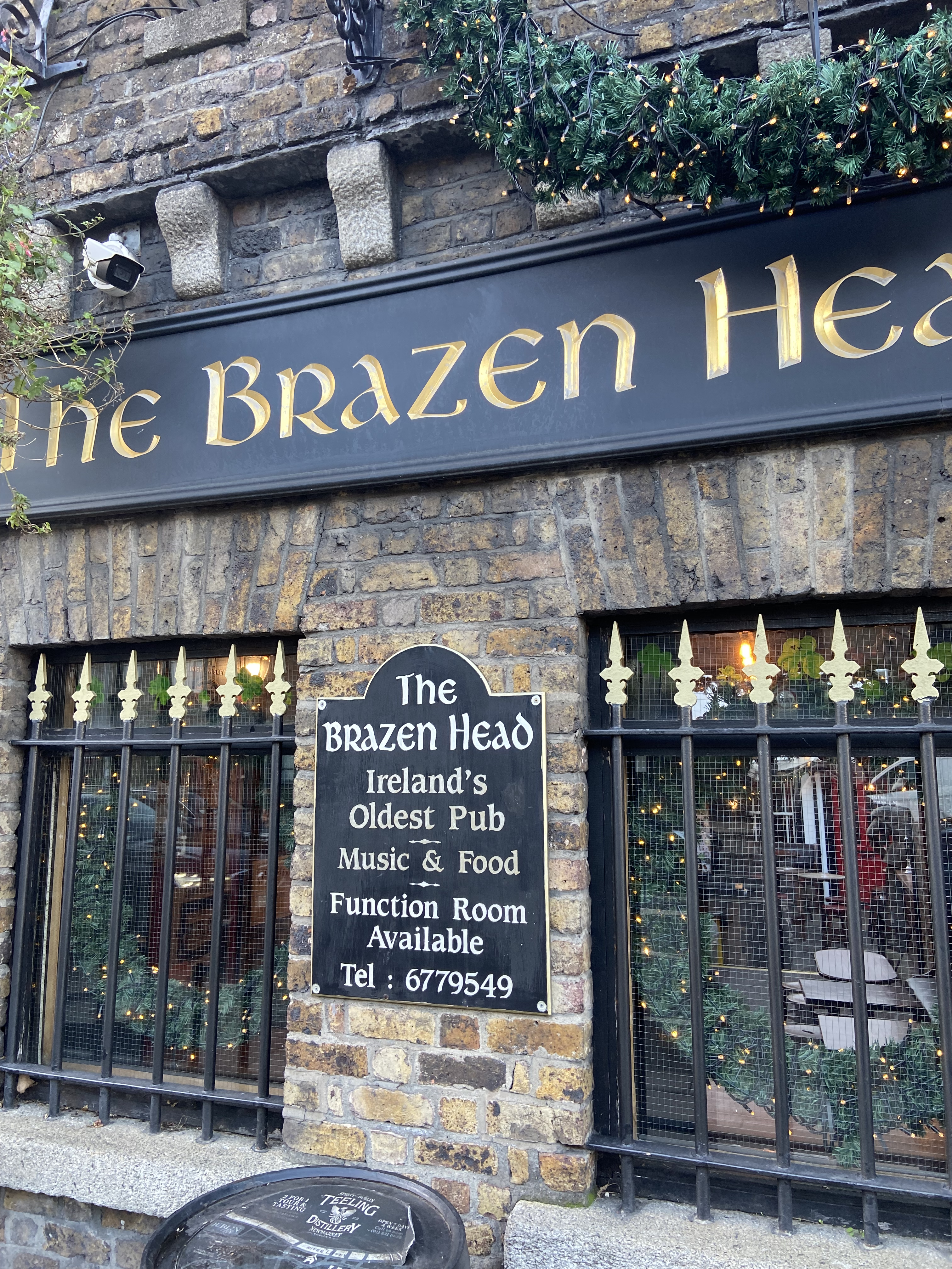 Outside The Brazen Head