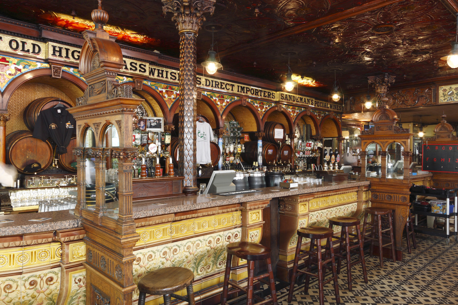 The Crown Liquor Saloon, Belfast, Northern Ireland, 2010