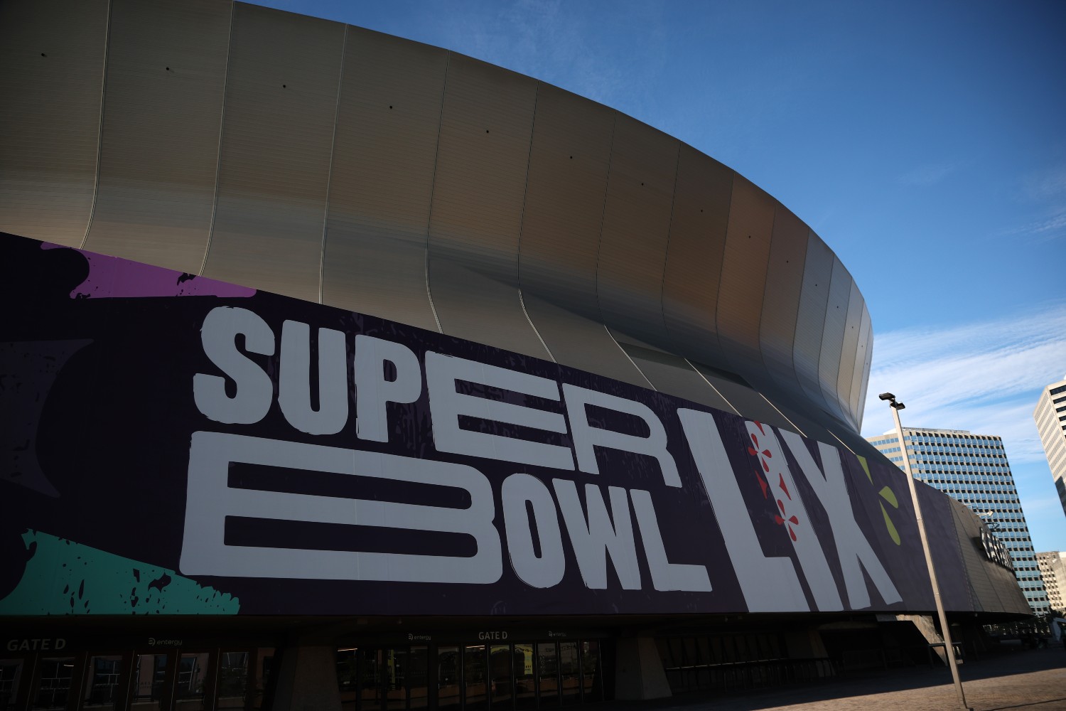 You Can Still Find Affordable Flights to This Year’s Super Bowl