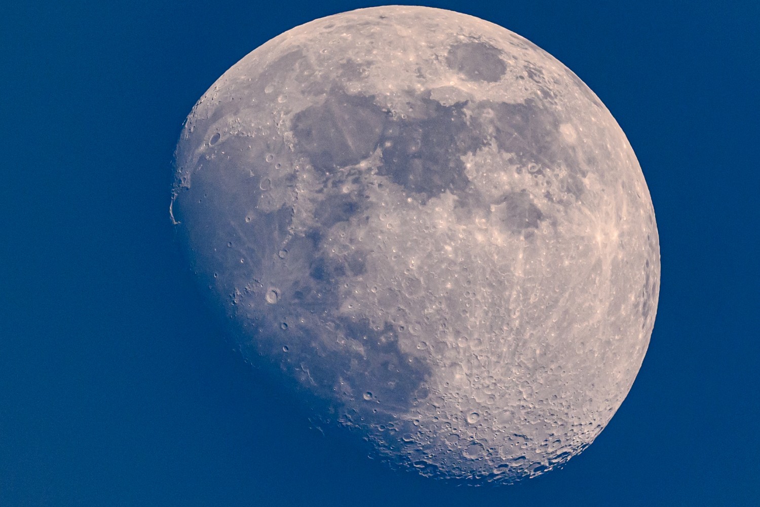 This Year’s Hot Scientific Destination Is the Moon, Apparently